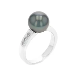 18K White Gold Tahitian Pearl and Diamond Ring